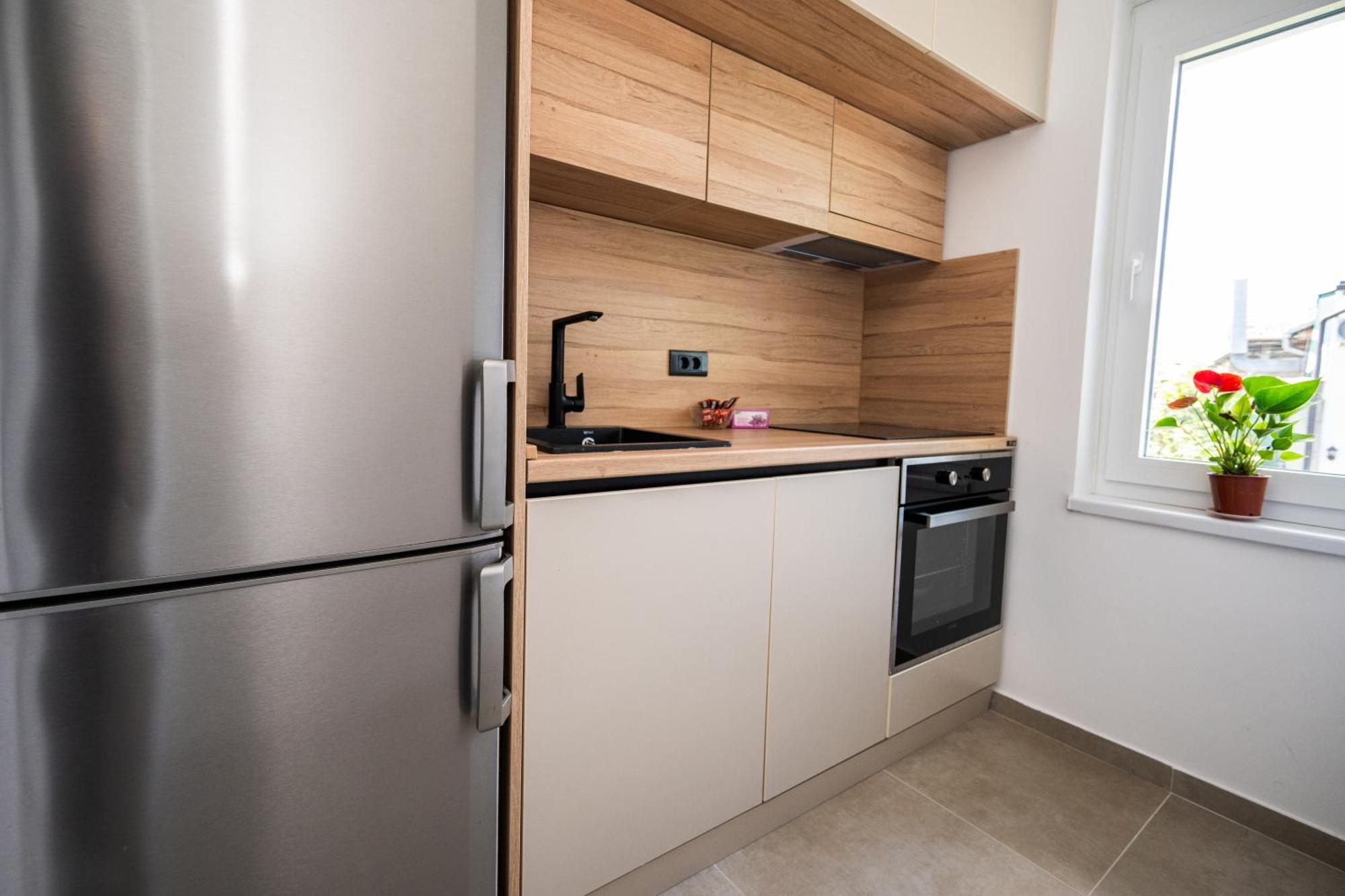 Bright 2Bdr Apartment With Balcony - Free Parking 사라예보 외부 사진