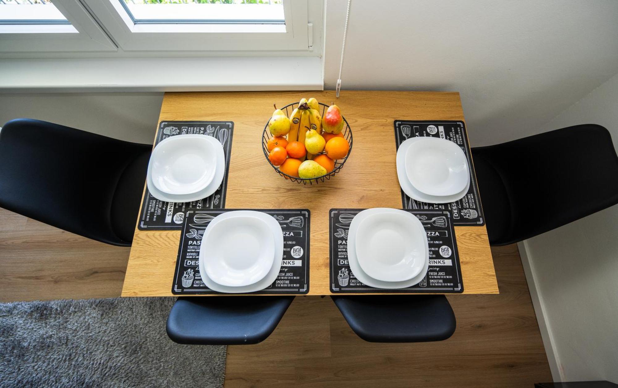 Bright 2Bdr Apartment With Balcony - Free Parking 사라예보 외부 사진