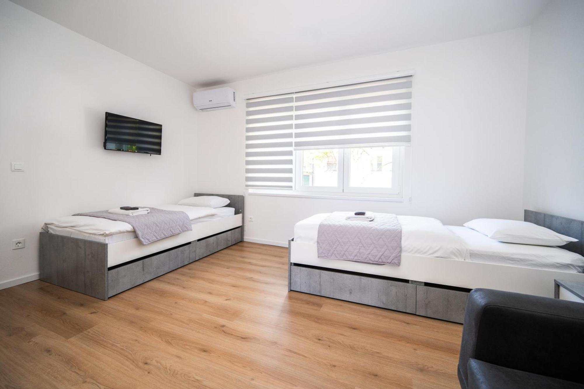 Bright 2Bdr Apartment With Balcony - Free Parking 사라예보 외부 사진